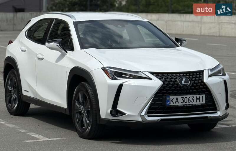 Внедорожник / Кроссовер Lexus UX 2020 в 