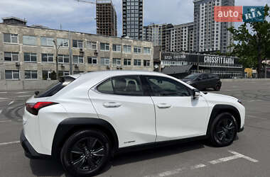 Внедорожник / Кроссовер Lexus UX 2020 в 