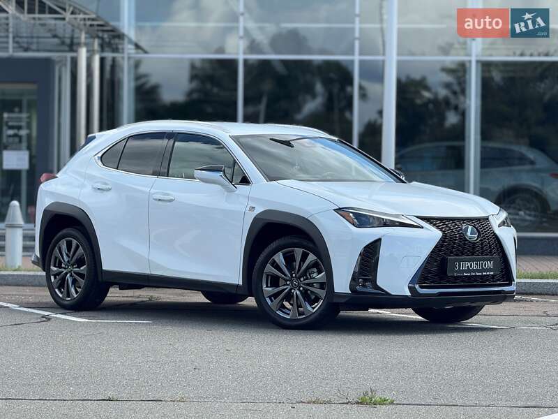 Внедорожник / Кроссовер Lexus UX 2022 в 