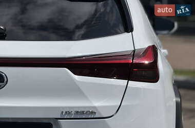 Внедорожник / Кроссовер Lexus UX 2022 в 