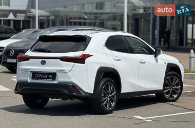 Внедорожник / Кроссовер Lexus UX 2022 в 