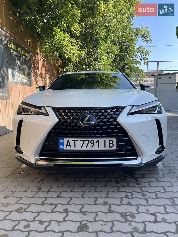 Внедорожник / Кроссовер Lexus UX 2019 в Черновцах