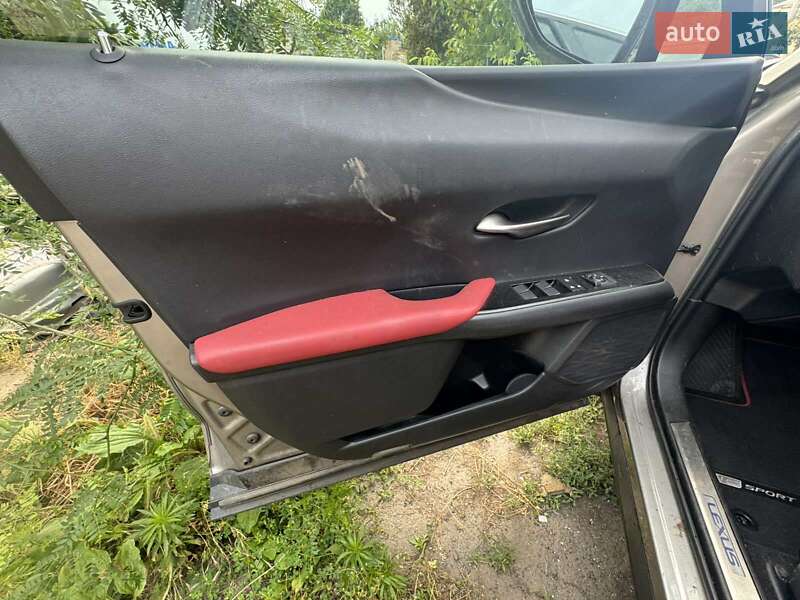 Позашляховик / Кросовер Lexus UX 2018 в Одесі фото 35 Позашляховик / Кросовер Lexus UX 2018 в Одесі