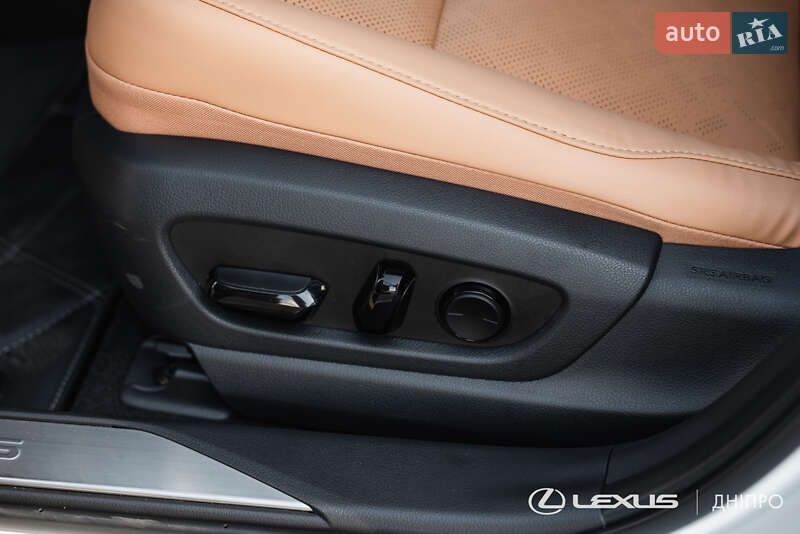 Внедорожник / Кроссовер Lexus UX 2023 в Днепре