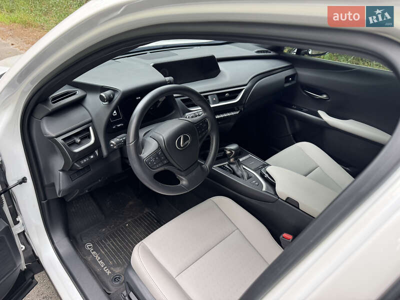 Внедорожник / Кроссовер Lexus UX 2021 в Киеве