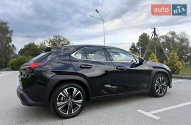 Позашляховик / Кросовер Lexus UX 2020 в 