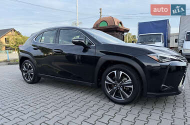 Позашляховик / Кросовер Lexus UX 2020 в 