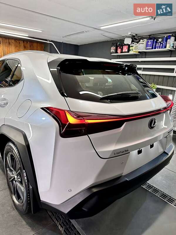 Внедорожник / Кроссовер Lexus UX 2019 в Киеве