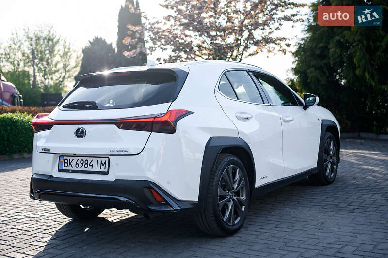 Внедорожник / Кроссовер Lexus UX 2019 в Ровно