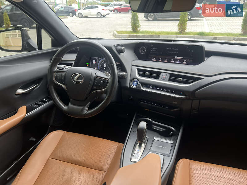 Позашляховик / Кросовер Lexus UX 2020 в Хмельницькому