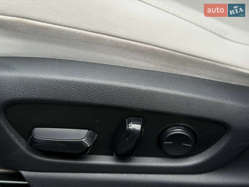 Позашляховик / Кросовер Lexus UX 2020 в Києві фото 22 Позашляховик / Кросовер Lexus UX 2020 в Києві