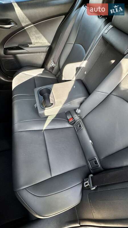 Внедорожник / Кроссовер Lexus UX 2019 в Киеве