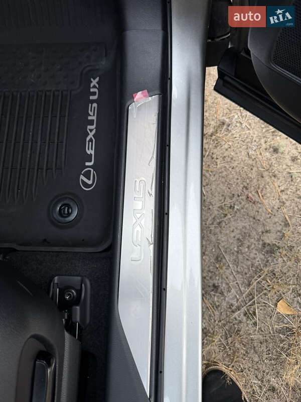 Внедорожник / Кроссовер Lexus UX 2020 в Днепре фото 17 Внедорожник / Кроссовер Lexus UX 2020 в Днепре