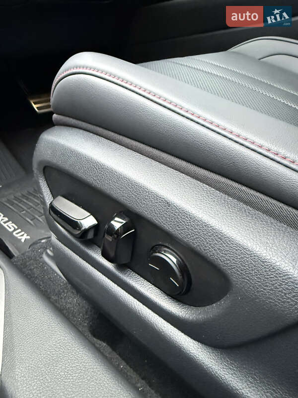 Внедорожник / Кроссовер Lexus UX 2020 в Днепре фото 20 Внедорожник / Кроссовер Lexus UX 2020 в Днепре