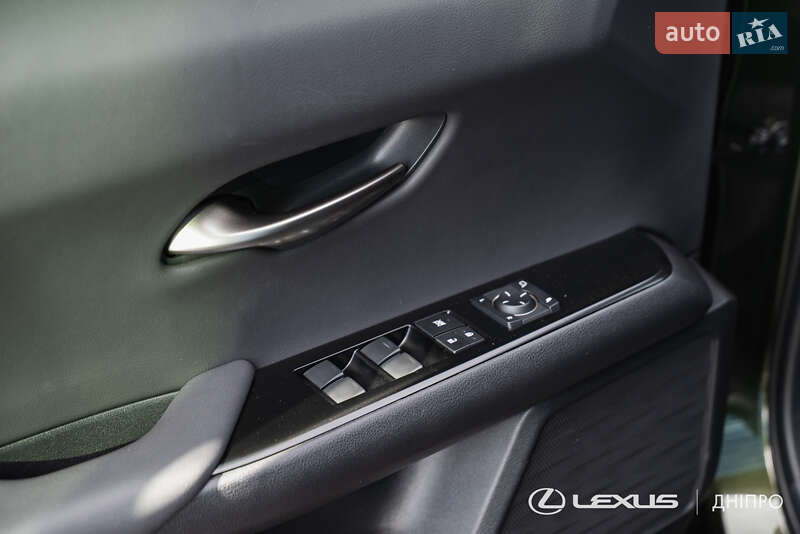 Позашляховик / Кросовер Lexus UX 2023 в Дніпрі фото 27 Позашляховик / Кросовер Lexus UX 2023 в Дніпрі