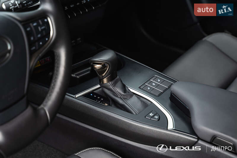 Позашляховик / Кросовер Lexus UX 2023 в Дніпрі фото 23 Позашляховик / Кросовер Lexus UX 2023 в Дніпрі