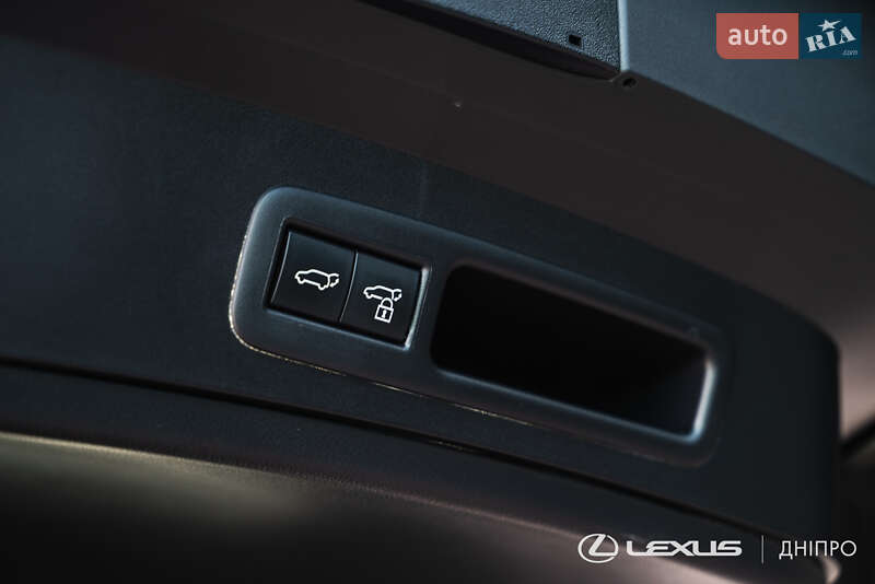 Позашляховик / Кросовер Lexus UX 2023 в Дніпрі фото 37 Позашляховик / Кросовер Lexus UX 2023 в Дніпрі