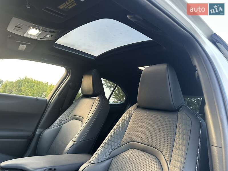 Позашляховик / Кросовер Lexus UX 2020 в Києві фото 17 Позашляховик / Кросовер Lexus UX 2020 в Києві