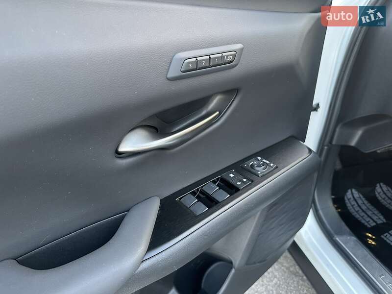 Позашляховик / Кросовер Lexus UX 2020 в Києві фото 15 Позашляховик / Кросовер Lexus UX 2020 в Києві