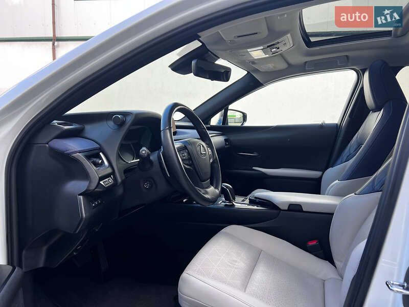 Позашляховик / Кросовер Lexus UX 2022 в Вінниці