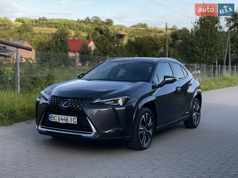 Lexus UX