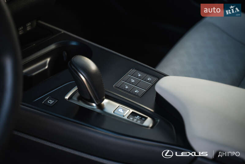 Внедорожник / Кроссовер Lexus UX 2023 в Днепре фото 22 Внедорожник / Кроссовер Lexus UX 2023 в Днепре