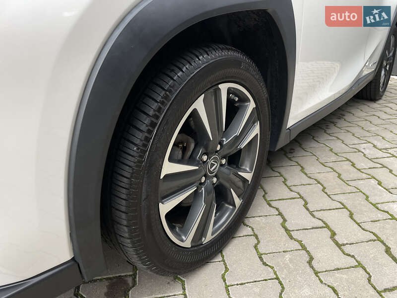 Внедорожник / Кроссовер Lexus UX 2020 в Одессе