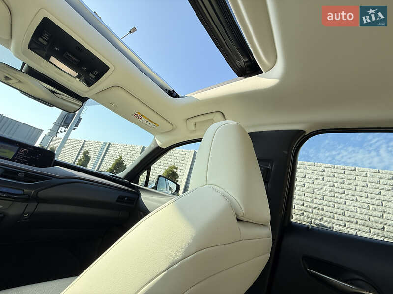 Внедорожник / Кроссовер Lexus UX 2021 в Днепре