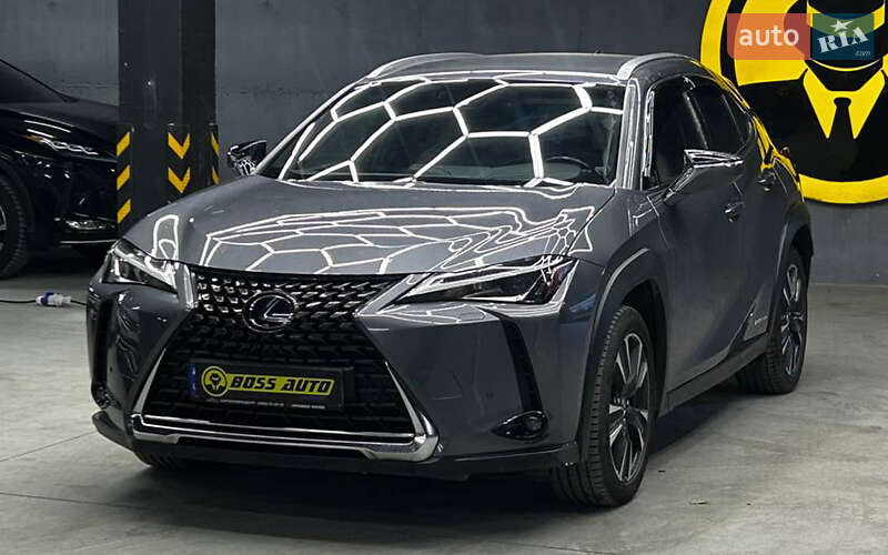 Позашляховик / Кросовер Lexus UX 2019 в Чернівцях