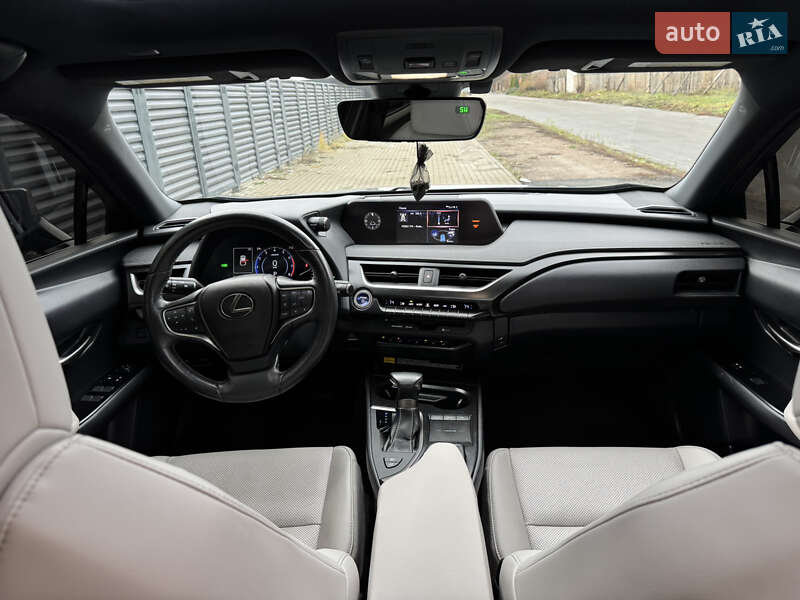 Внедорожник / Кроссовер Lexus UX 2020 в Киеве