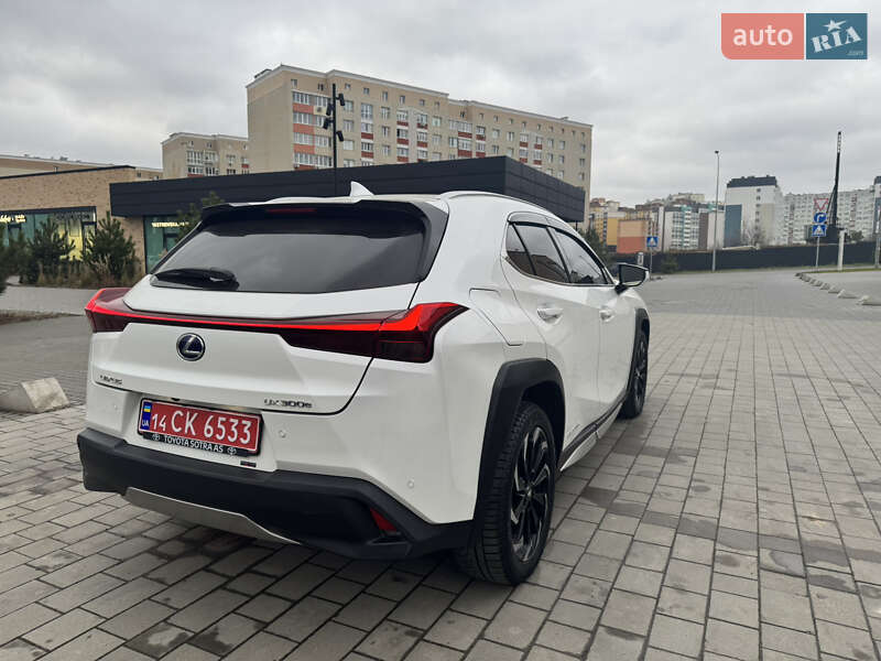 Внедорожник / Кроссовер Lexus UX 2022 в Хмельницком