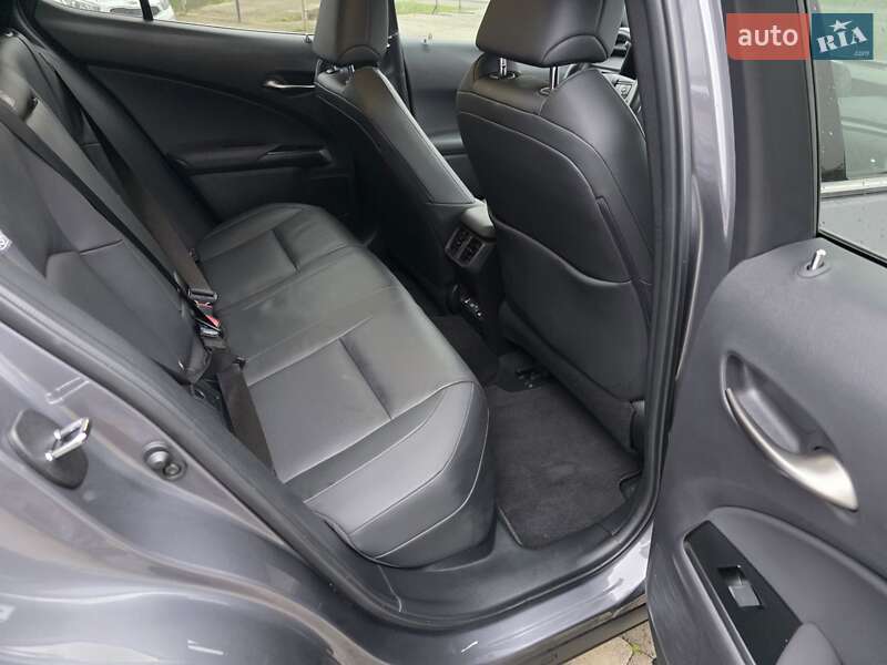 Позашляховик / Кросовер Lexus UX 2022 в Снятині