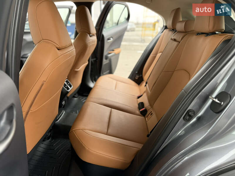 Внедорожник / Кроссовер Lexus UX 2021 в Днепре