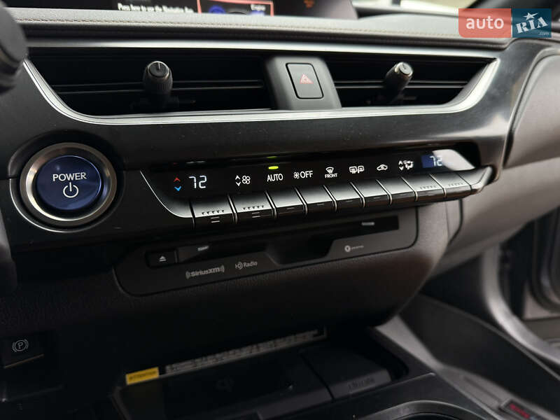 Внедорожник / Кроссовер Lexus UX 2021 в Днепре