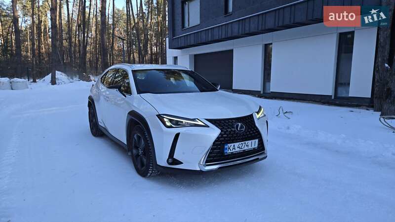 Внедорожник / Кроссовер Lexus UX 2019 в Киеве