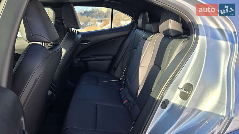 Внедорожник / Кроссовер Lexus UX 2023 в Киеве