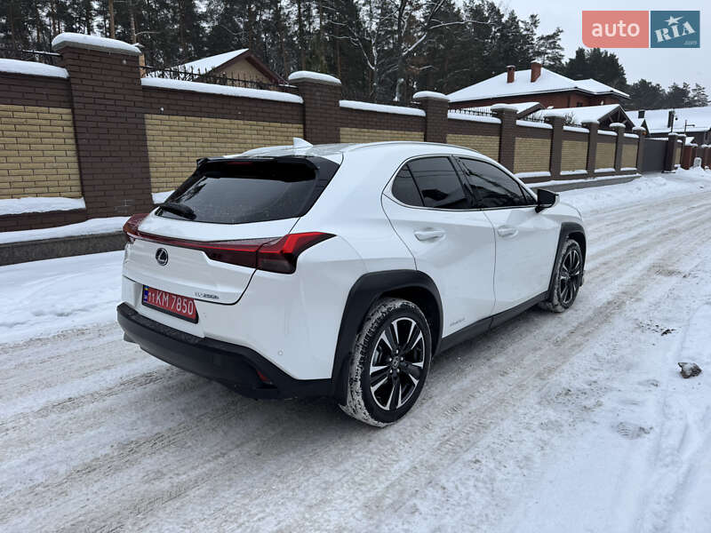 Внедорожник / Кроссовер Lexus UX 2019 в Киеве