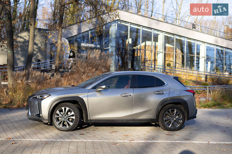 Позашляховик / Кросовер Lexus UX 2021 в Львові