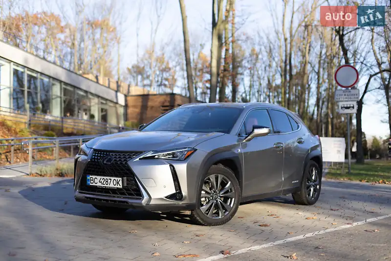 Lexus UX