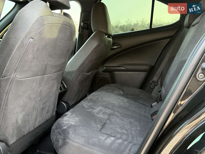 Позашляховик / Кросовер Lexus UX 2020 в Дніпрі