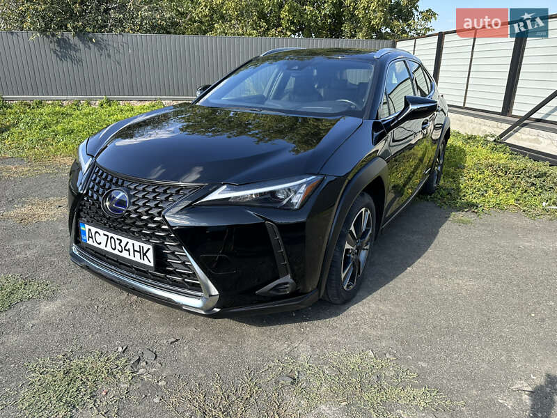 Позашляховик / Кросовер Lexus UX 2020 в Нововолинську