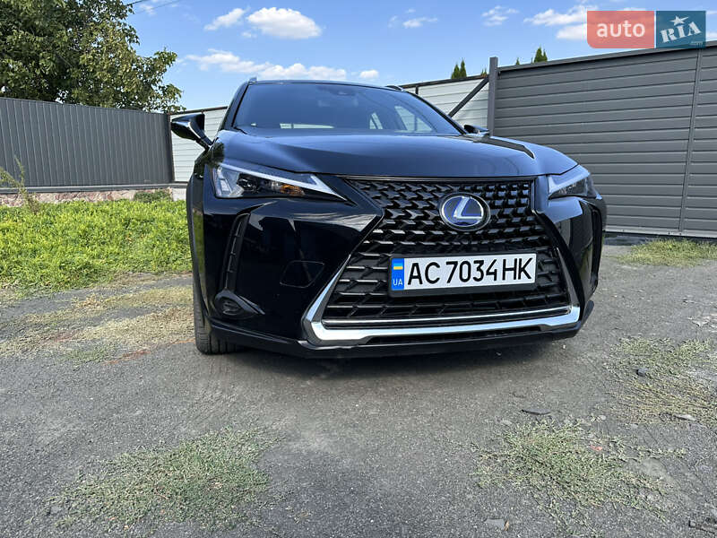 Позашляховик / Кросовер Lexus UX 2020 в Нововолинську
