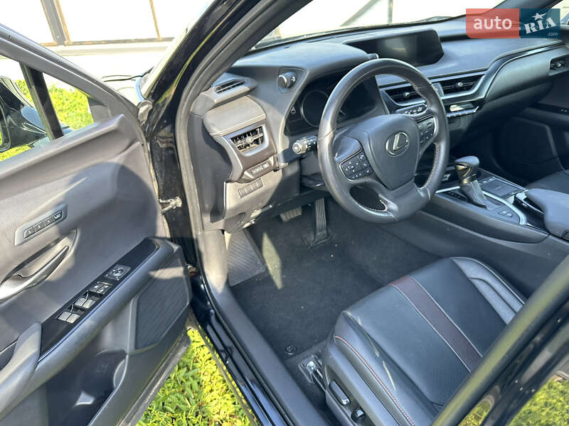 Позашляховик / Кросовер Lexus UX 2020 в Нововолинську