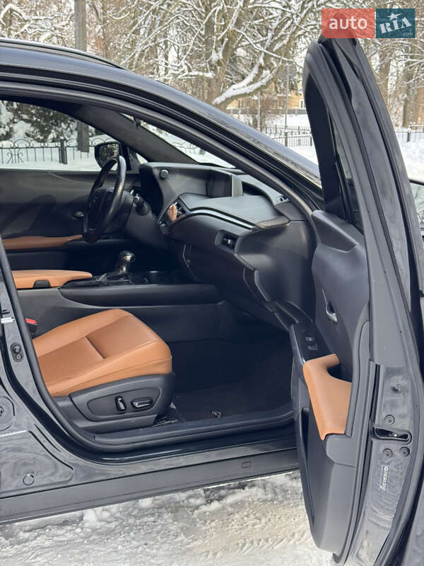 Позашляховик / Кросовер Lexus UX 2020 в Києві фото 8 Позашляховик / Кросовер Lexus UX 2020 в Києві