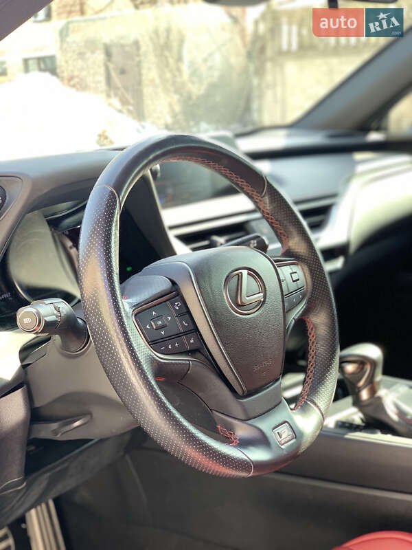 Внедорожник / Кроссовер Lexus UX 2020 в Чернигове