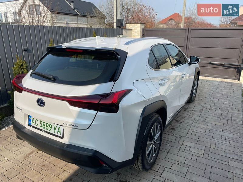 Внедорожник / Кроссовер Lexus UX 2020 в Ужгороде