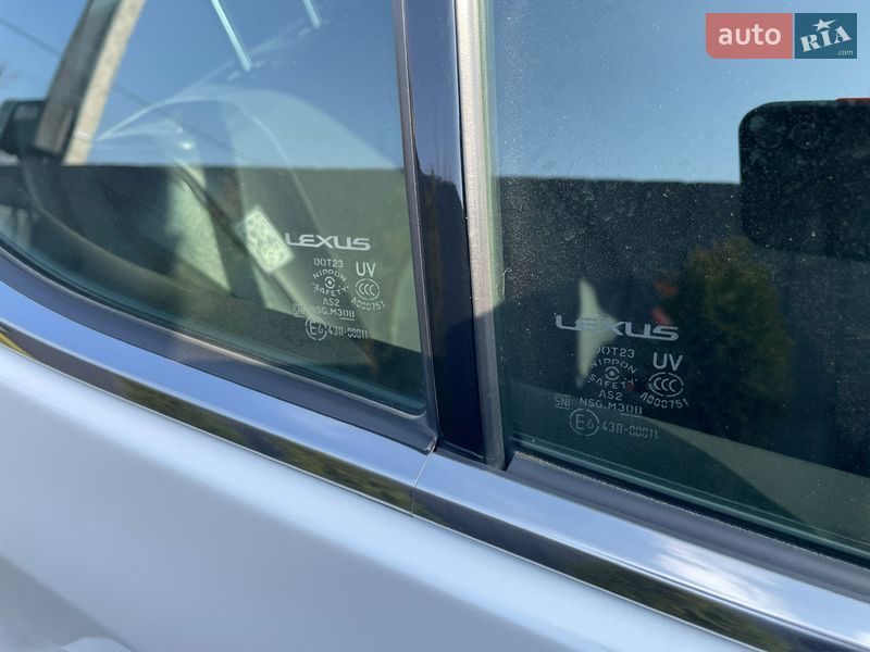 Внедорожник / Кроссовер Lexus UX 2020 в Ужгороде