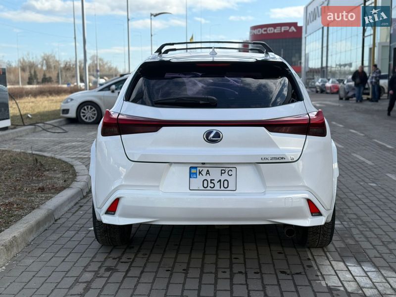 Внедорожник / Кроссовер Lexus UX 2019 в Киеве