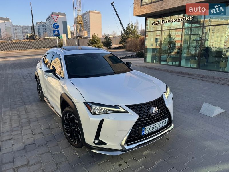 Внедорожник / Кроссовер Lexus UX 2022 в Хмельницком