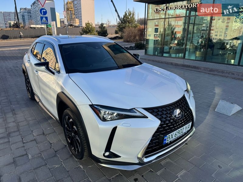Внедорожник / Кроссовер Lexus UX 2022 в Хмельницком